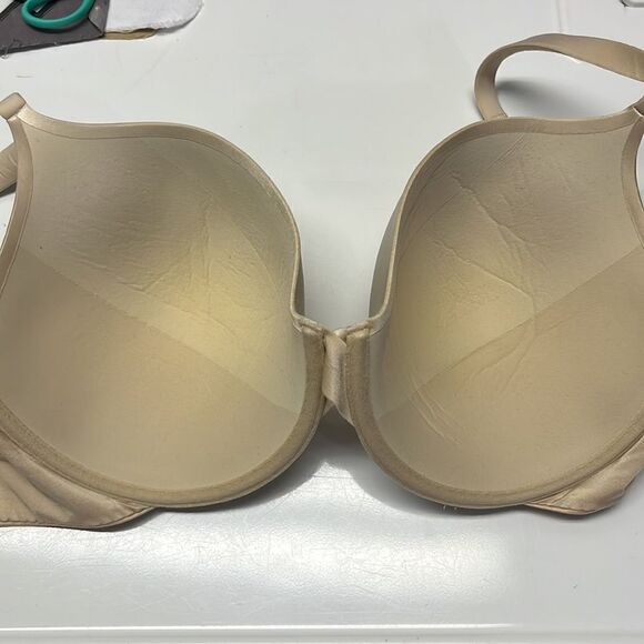 Victoria’s Secret Full Coverage Tan Adjustable Straps Padded Wire Bra- 38DD - Picture 14 of 16